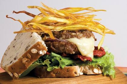 Sándwich con carne rellena