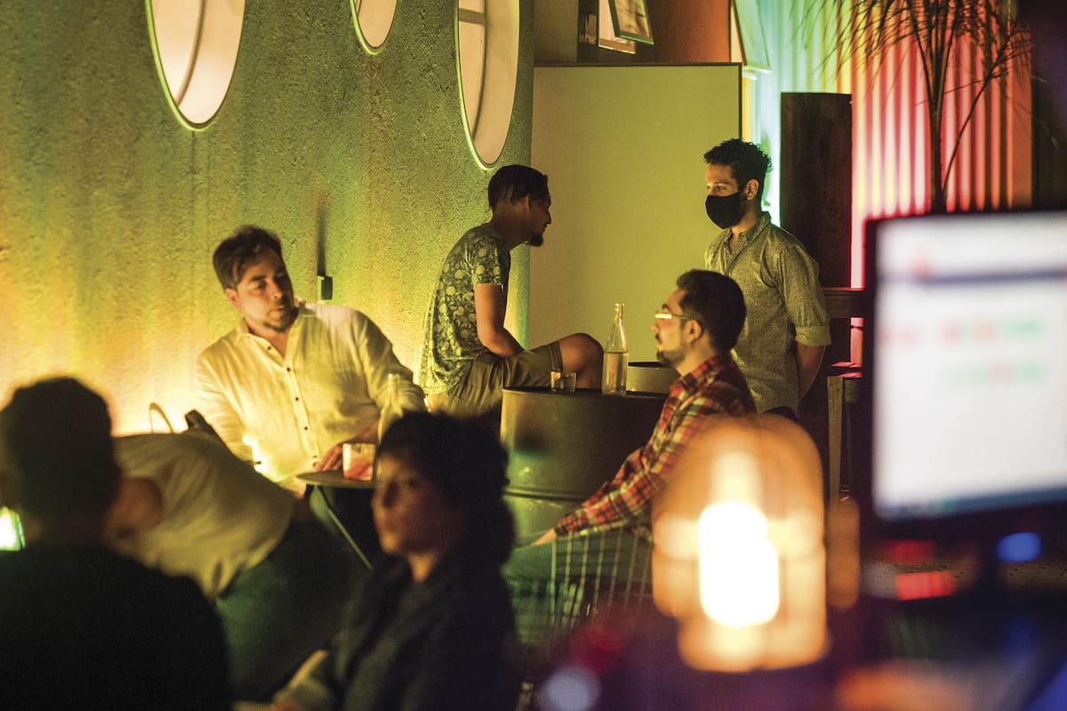 Sándwiches de autor y sonidos clásicos y cosmopolitas renuevan uno de los polos gastronómicos de la ciudad.