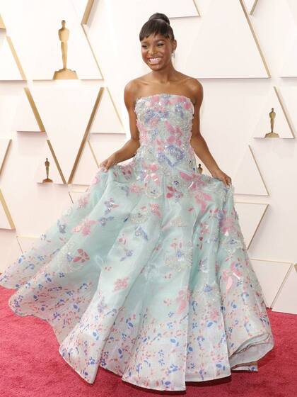 Saniyya Sidney, la joven actriz que interpretó a Venus Williams en El método Williams, quería lucir para su gran cita en los Oscar de 2022 un vestido inspirado en Dorothy Dandridge y Audrey Hepburn. Un sueño cumplido gracias a esta creación de Armani