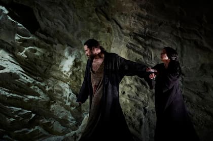 Brandon Jovanovich como Sansón y Elina Garanca como Dalila