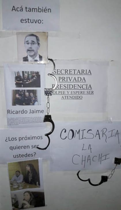 Santa Cruz: la ministra de Educación está atrincherada desde anoche en su oficina del ministerio