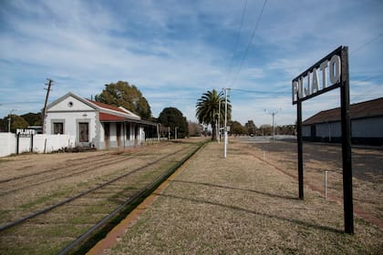 Santa Fe: dos empleados municipales recibieron una descarga eléctrica cuando colocaban un poste de alumbrado y murieron