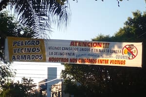 Santa Fe: vecinos hartos de la inseguridad colgaron pasacalles para advertir a los ladrones