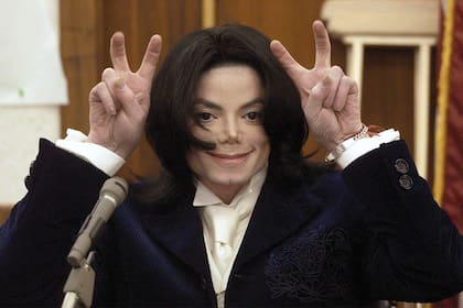 “Han pasado 20 años desde el juicio de Michael Jackson, en el que fue declarado inocente. Sin embargo, hasta el día de hoy, la controversia sigue vigente”, señalaron el director Nick Green y la productora Fiona Stourton