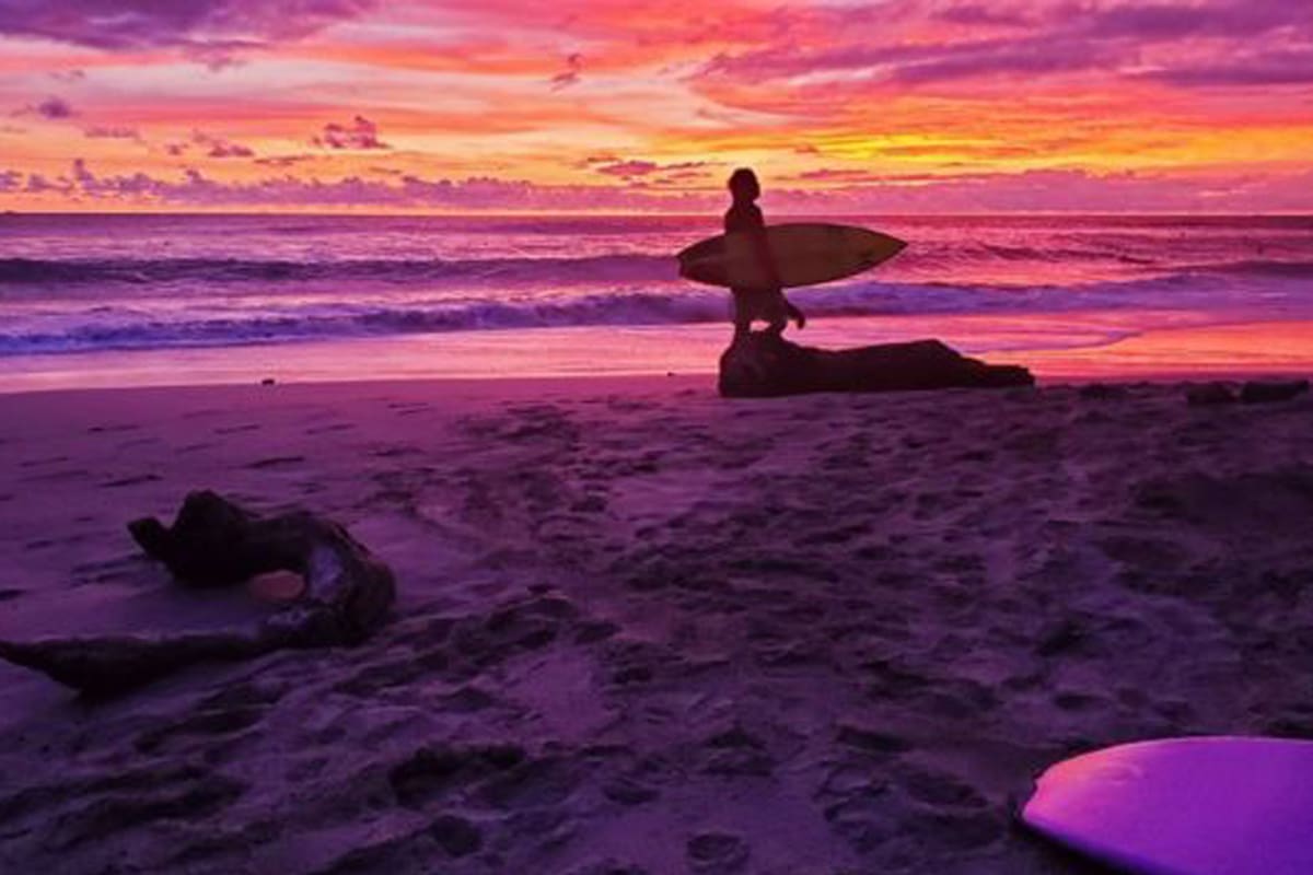 Santa Teresa, en Costa Rica, es un paraíso para los surfistas y amantes de bellos atardeceres.