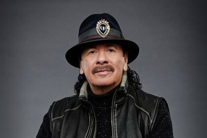 Carlos Santana: "Es esencial aprender de las mujeres cómo tener personalidad" - LA NACION