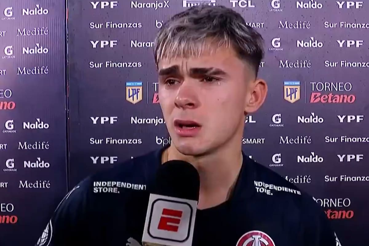 Santi López rompió en llanto al dedicarle su primer gol en Independiente a su mamá