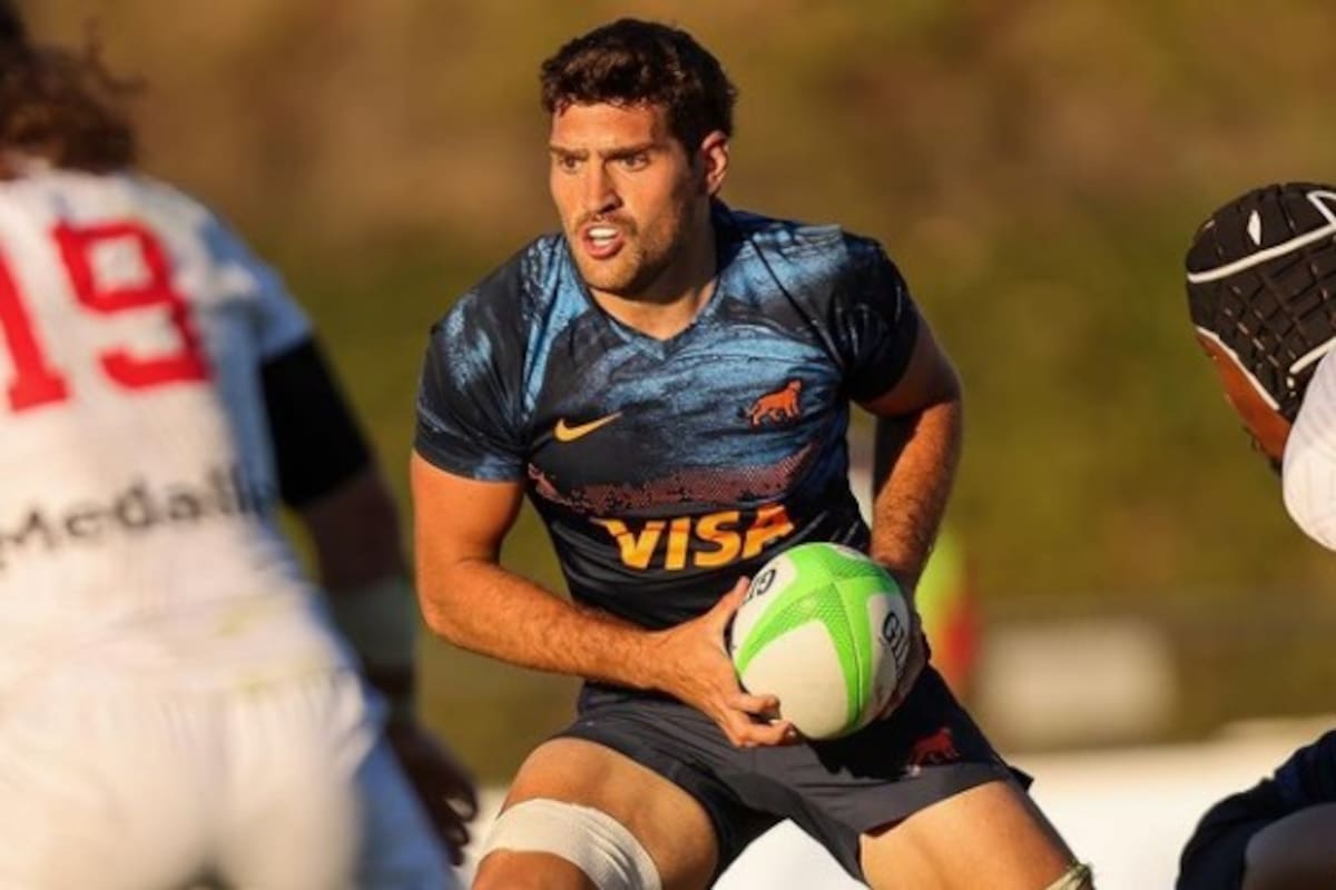 Santiago Alvarez Fourcade, en acción con los Pumas