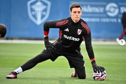 Santiago Beltrán, de 21 años, el arquero de River que tendrá su chance ante las lesiones de Armani y Centurión, y la transferencia de Ledesma