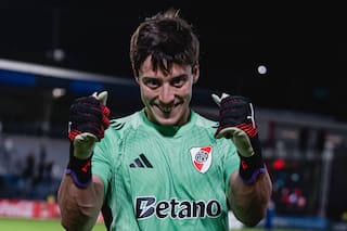 De 4º arquero a titular: elogiado por Fillol, rompe el molde del jugador y vuela con los pies en la tierra