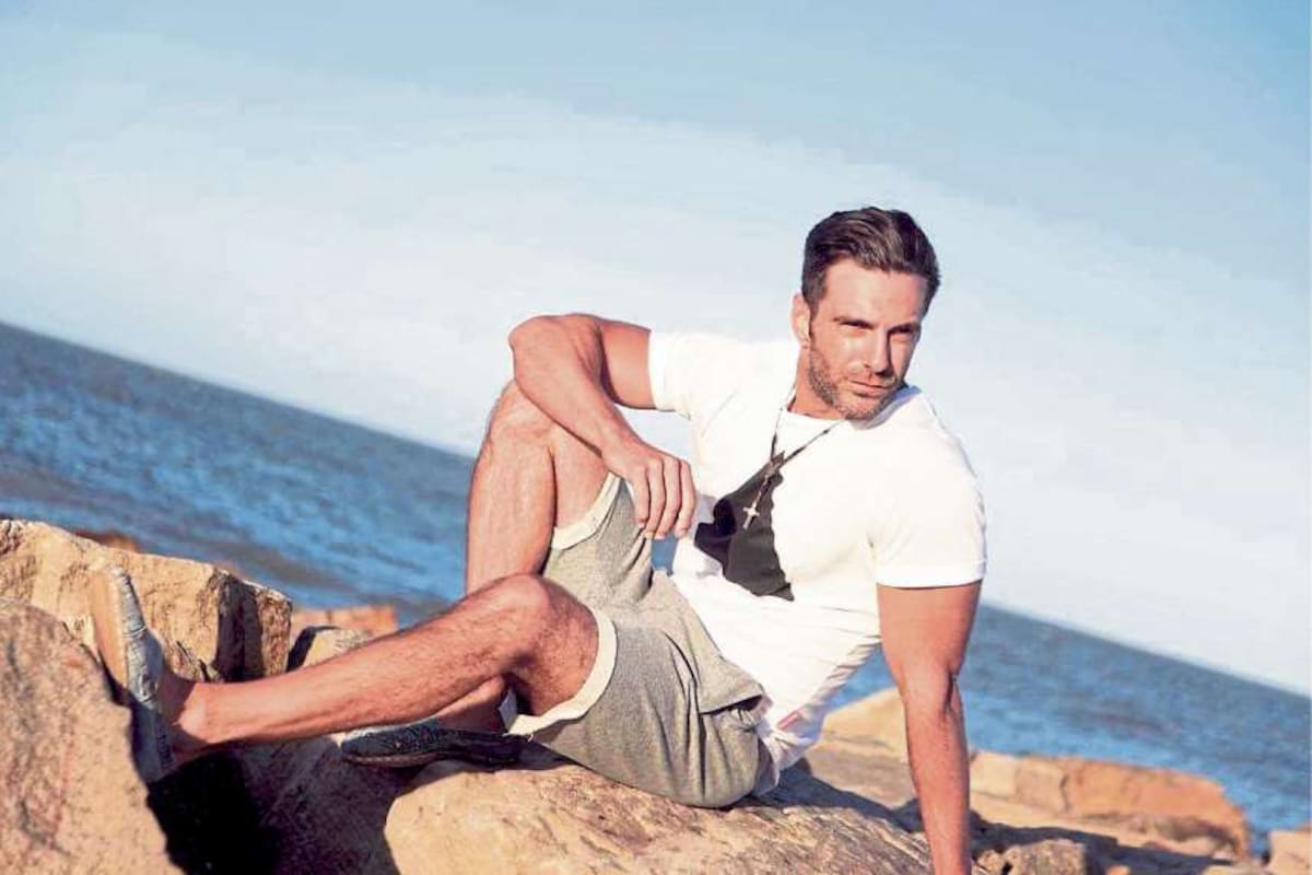 Santiago Caamaño, un pibe de barrio, ex futbolista, modelo y actor
