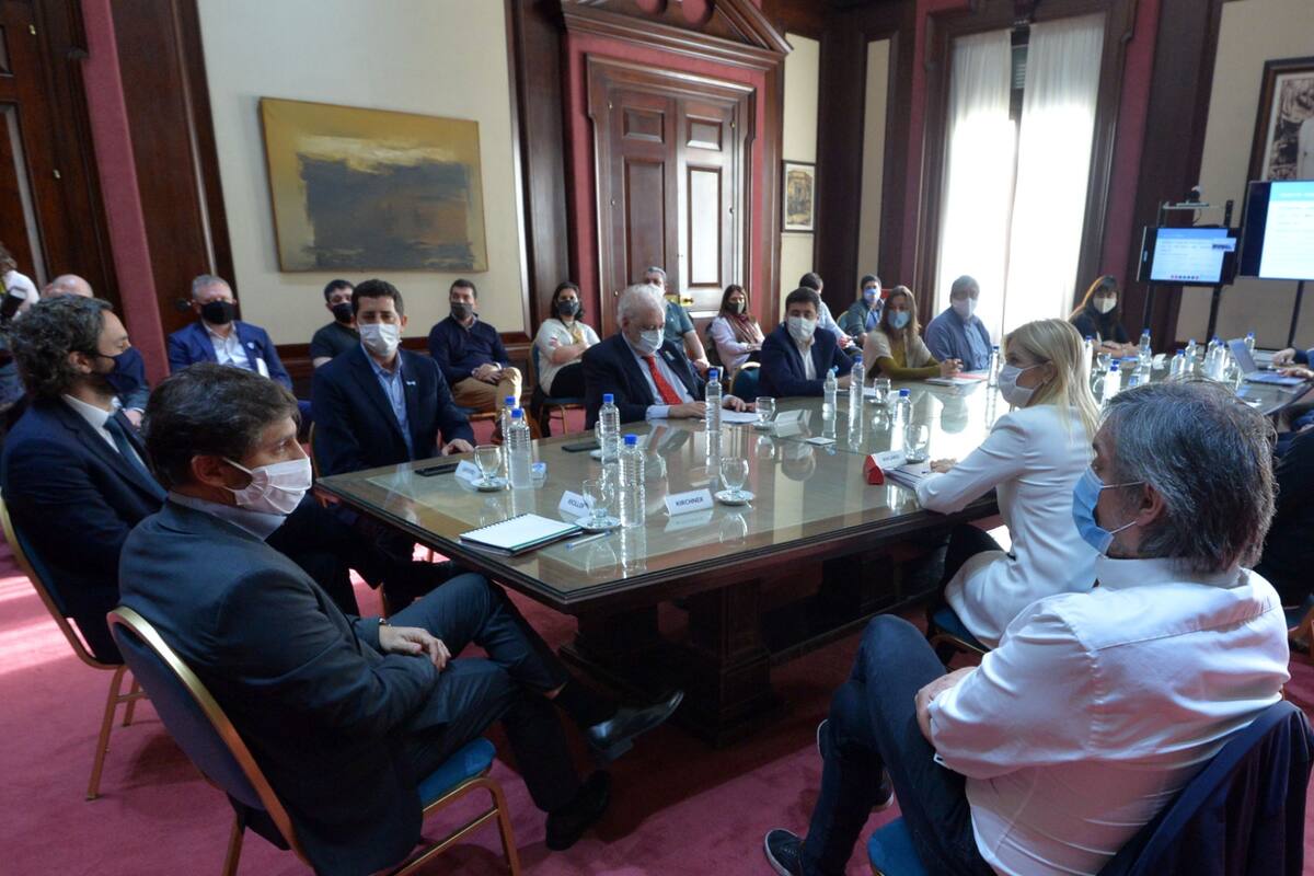 Santiago Cafiero, Axel Kicillof y Máximo Kirchner