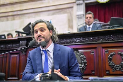 Santiago Cafiero, cuando era Jefe de Gabinete, durante una de sus presentaciones en Diputados