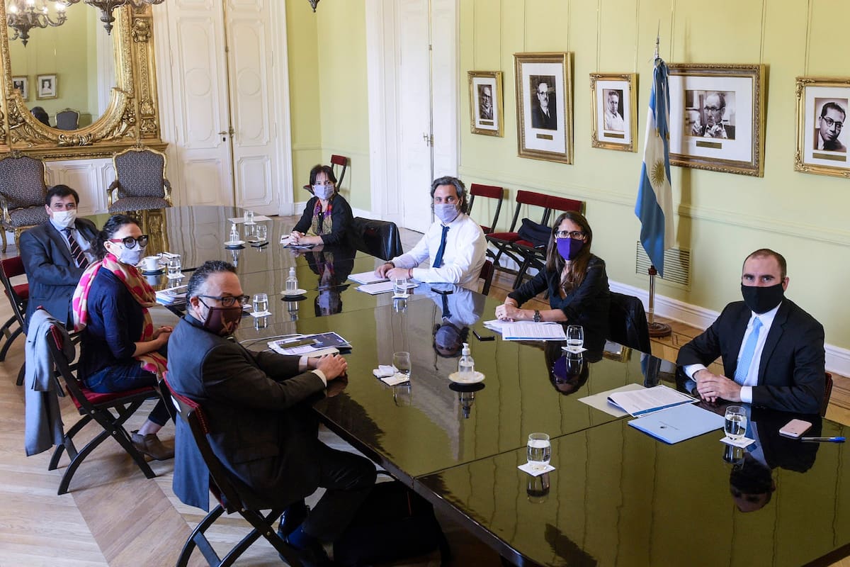 Santiago Cafiero encabezó esta mañana una nueva reunión del Gabinete Económico donde se resolvió la extensión de los créditos a tasa 0 para monotributistas y autónomos