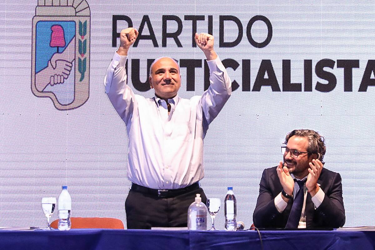 Santiago Cafiero junto a Juan Manzar en Tucumán durante la presentación del Plan de Formación y Capacitación 2022