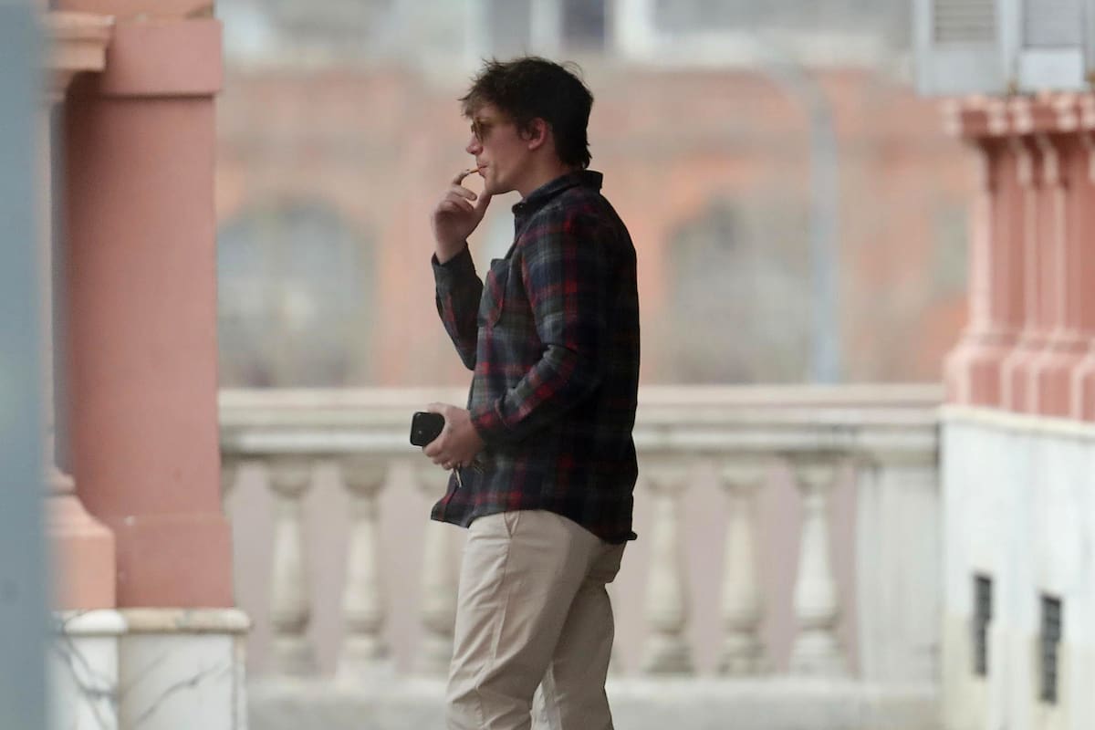 Santiago Caputo en el ingreso a la Casa Rosada