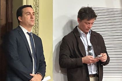 Santiago Caputo, en segundo plano en la conferencia de prensa de Manuel Adorni junto a Lanari