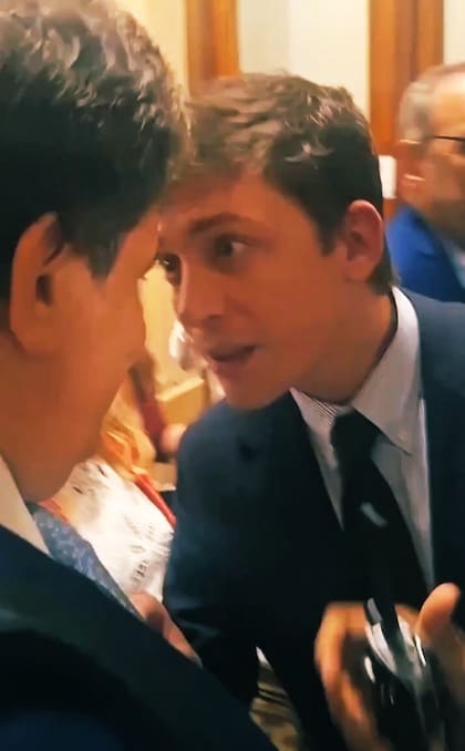 Santiago Caputo increpa a Manes en un pasillo del Congreso