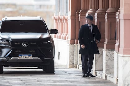 Santiago Caputo llega a la Casa Rosada