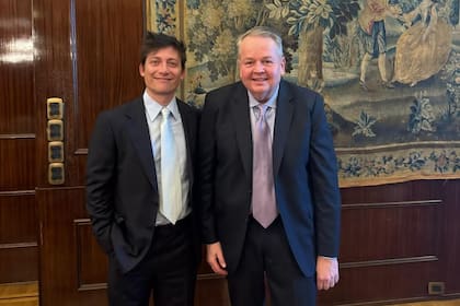 Santiago Caputo y Barry Bennett, asesor de Donald Trump