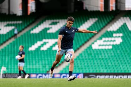 Santiago Carreras tiene calidad, pero debe mejorar; fue uno de los jugadores más deficientes en la derrota inicial en el Mundial de rugby.