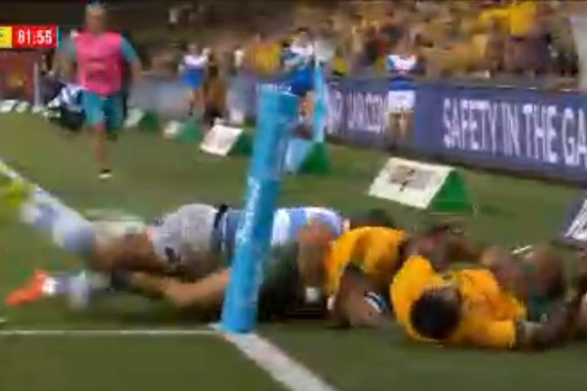 Santiago Cordero estuvo a punto de anotar un try para los Pumas que hubiese significado la victoria