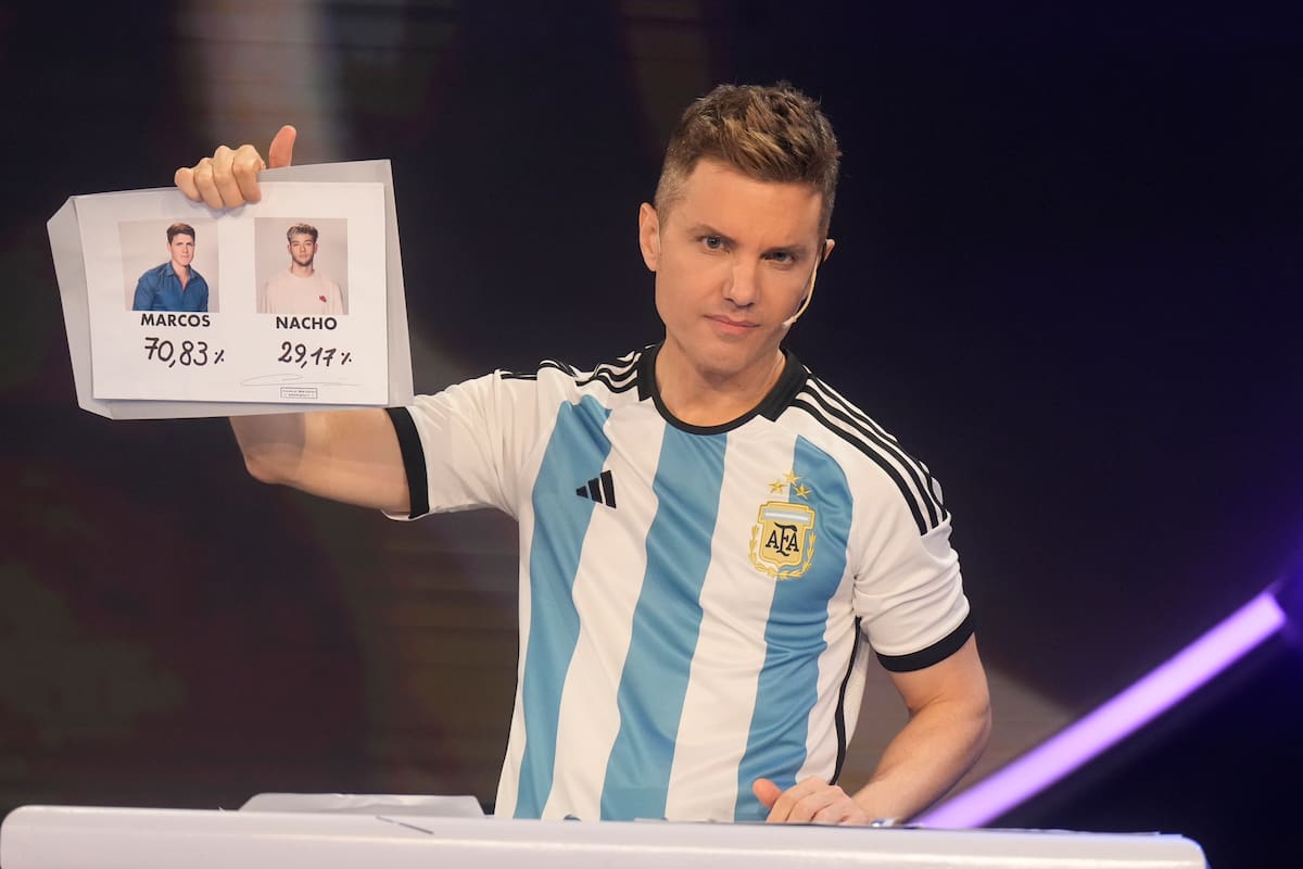 Santiago del Moro anoche al anunciar el ganador de la edición 2022 de Gran Hermano