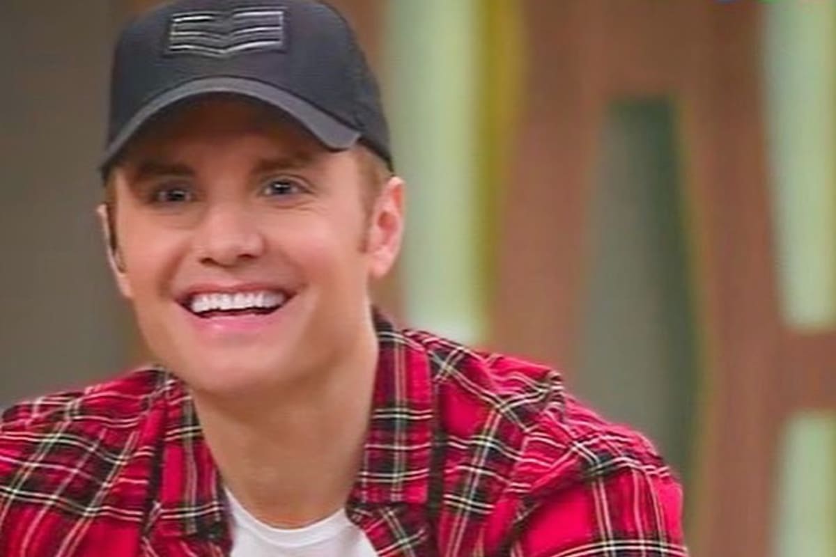 Santiago del Moro fue blanco de burla en las redes por su look (Foto: Instagram/@santidelmoro)