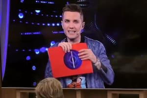 Santiago Del Moro leyó el sobre rojo y anunció la nueva regla de Gran Hermano (Foto: Captura de video)