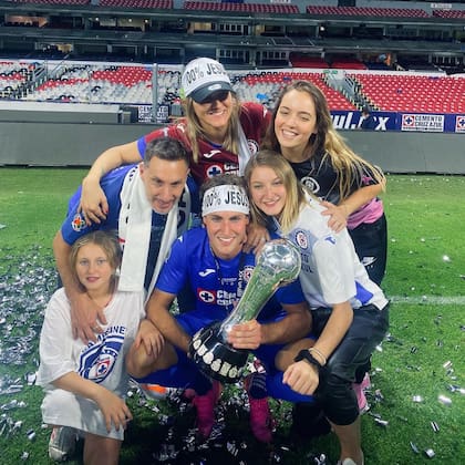 Santiago Giménez fue parte del equipo que rompió la "maldición" de Cruz Azul, que llevaba más de 23 años sin título