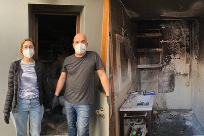 Santiago Giorgini y Juli León vivieron un episodio dramático al incendiarse su casa.