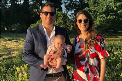 El pasado 9 de diciembre, "Rete" y su mujer Macarena festejaron el segundo aniversario de casados en la boda de "Tute" Moroni y Rochi Carneiro. Además, los acompañó su "heredera".