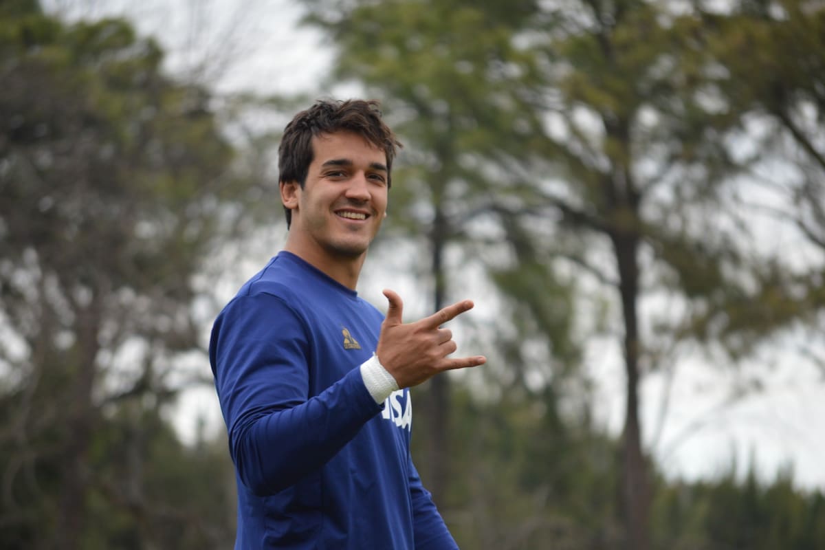 Santiago Grondona, hoy feliz, luego de superar una lesión que le demandó un año de recuperación; ya está actuando de nuevo en los Pumas.