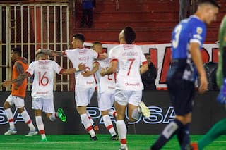 Huracán no se baja de la pelea por el título: ganó por un cabezazo demoledor... pero pierde a su figura
