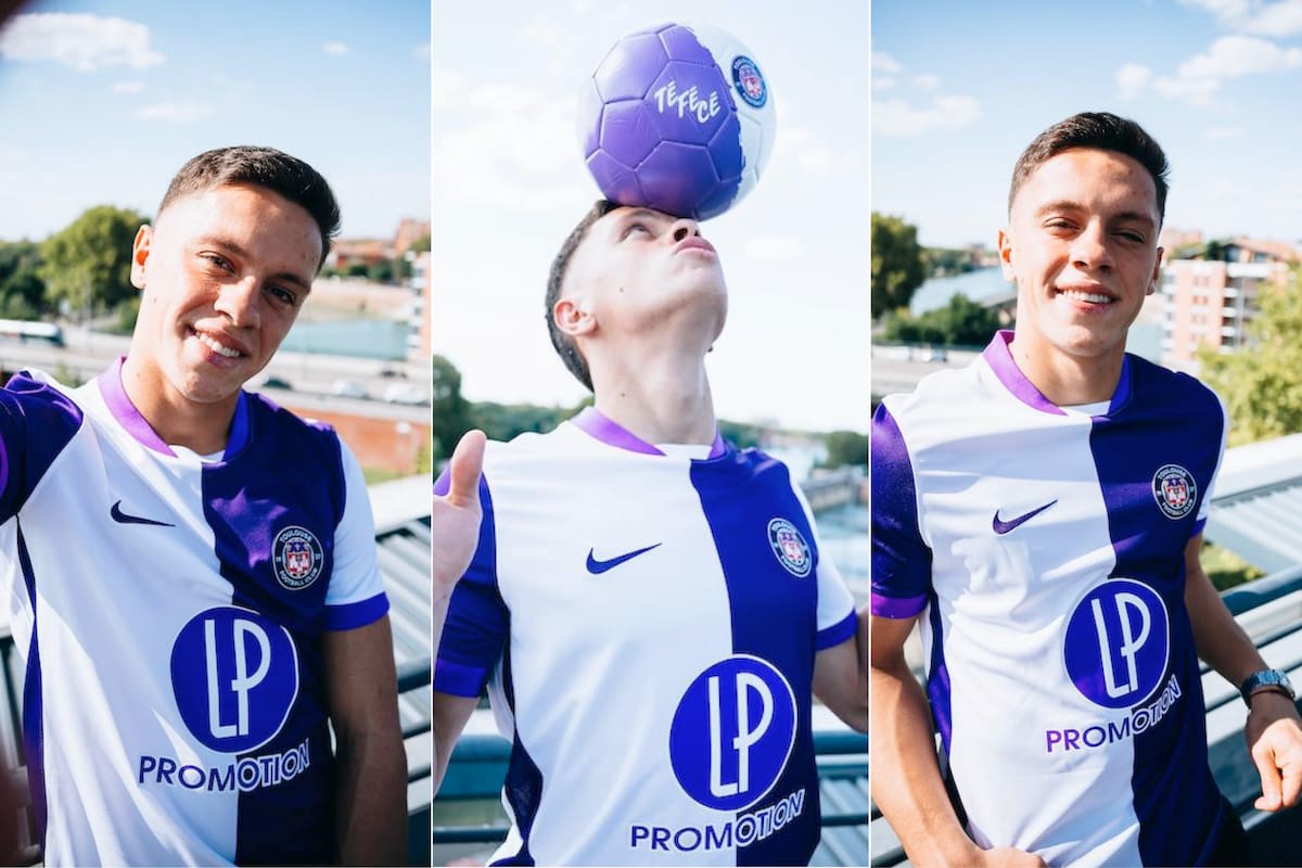 Santiago Hildalgo posando con la camiseta de su nuevo club: Toulouse FC