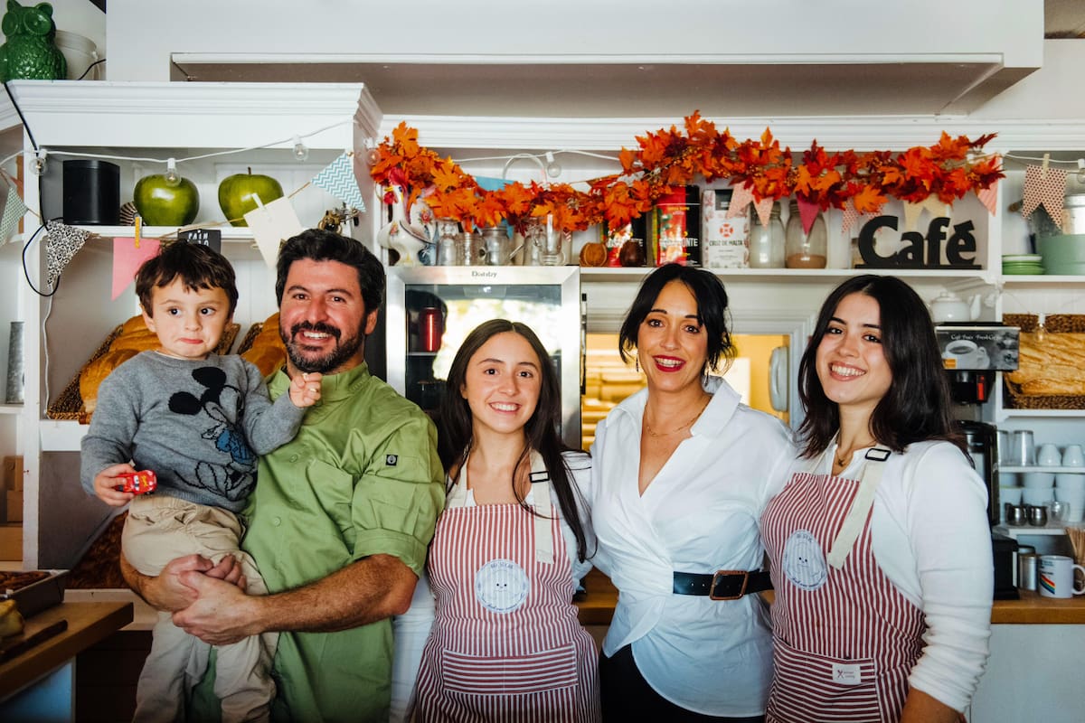 Santiago Issazadeh y María Eugenia Coedo en 2012 abrieron la pastelería “Bec Sucre” en Québec .