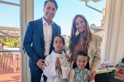 Santiago, junto a su familia.