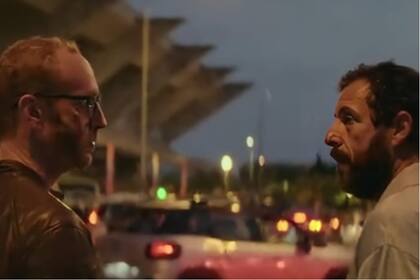 Santiago Kuster cumplió su sueño de actuar junto a Adam Sandler y lo sorprendió con un regalo de su infancia