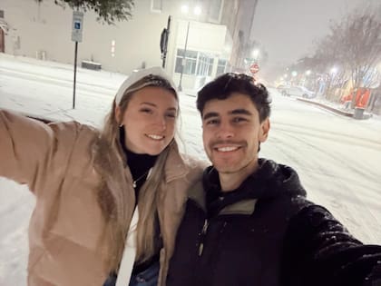 Santiago Larumbe cuenta que en la ciudad de Raleigh las autoridades arrojaron sal en la rutas para evitar que se agolpe la nieve.