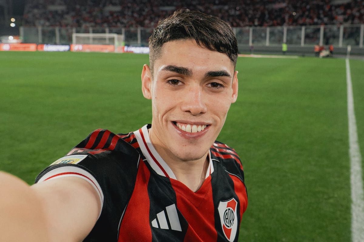 Santiago Lencina, zurdo de 19 años, fue titular en los dos partidos que River disputó en el torneo Clausura y viene de anotar dos goles ante Instituto