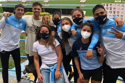 Santiago Maratea con atletas, en el Sudamericano de Guayaquil: un viaje inolvidable para todos