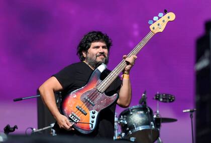 Santiago Motorizado, cantante del El mató un policía motorizado, uno de los momentos rockeros de la tarde