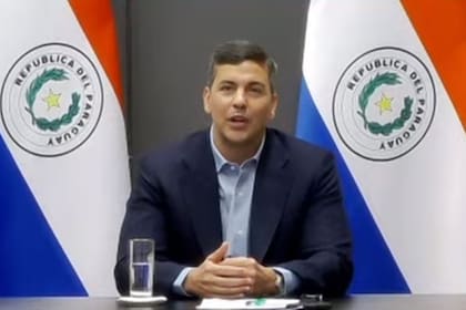 Santiago Peña, presidente de Paraguay, durante la entrevista en LN+