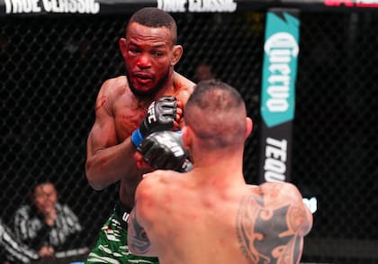 Santiago Ponzinibbio derrotó a Carlston Harris