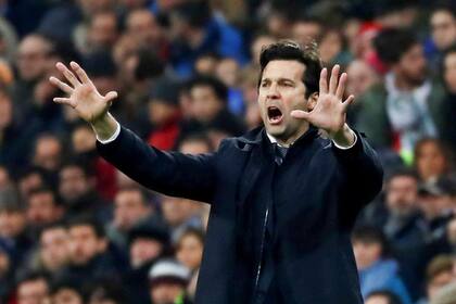 Santiago Solari en pleno partido