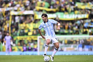 Racing, sin margen: de los insultos a Milito y ventas bajo protesta a buscar nuevos tras un mercado “outlet”