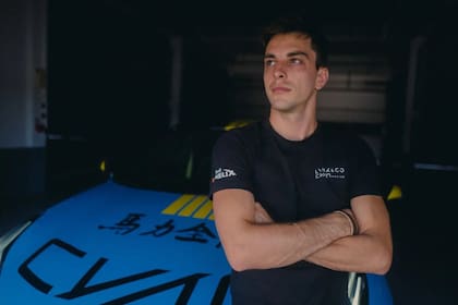 Santiago Urrutia es uruguayo, tiene 27 años y vive en Barcelona