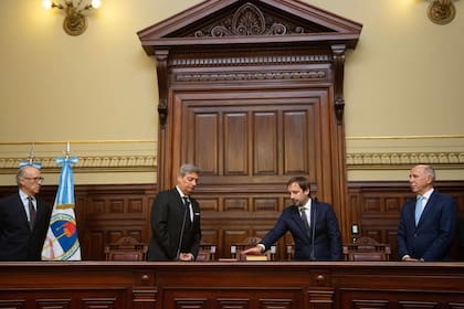 Santiago Viola, al jurar ante los miembros de la Corte Suprema de Justicia