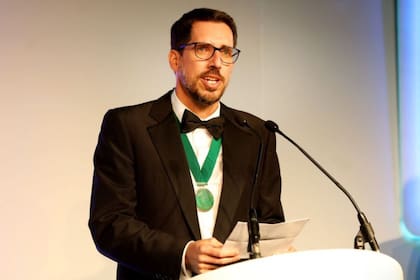 Santiago Visca fue electo presidente de Fosfa en una cena anual de la entidad en Londres, Inglaterra