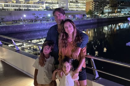 Santiago y familia, en Buenos Aires.